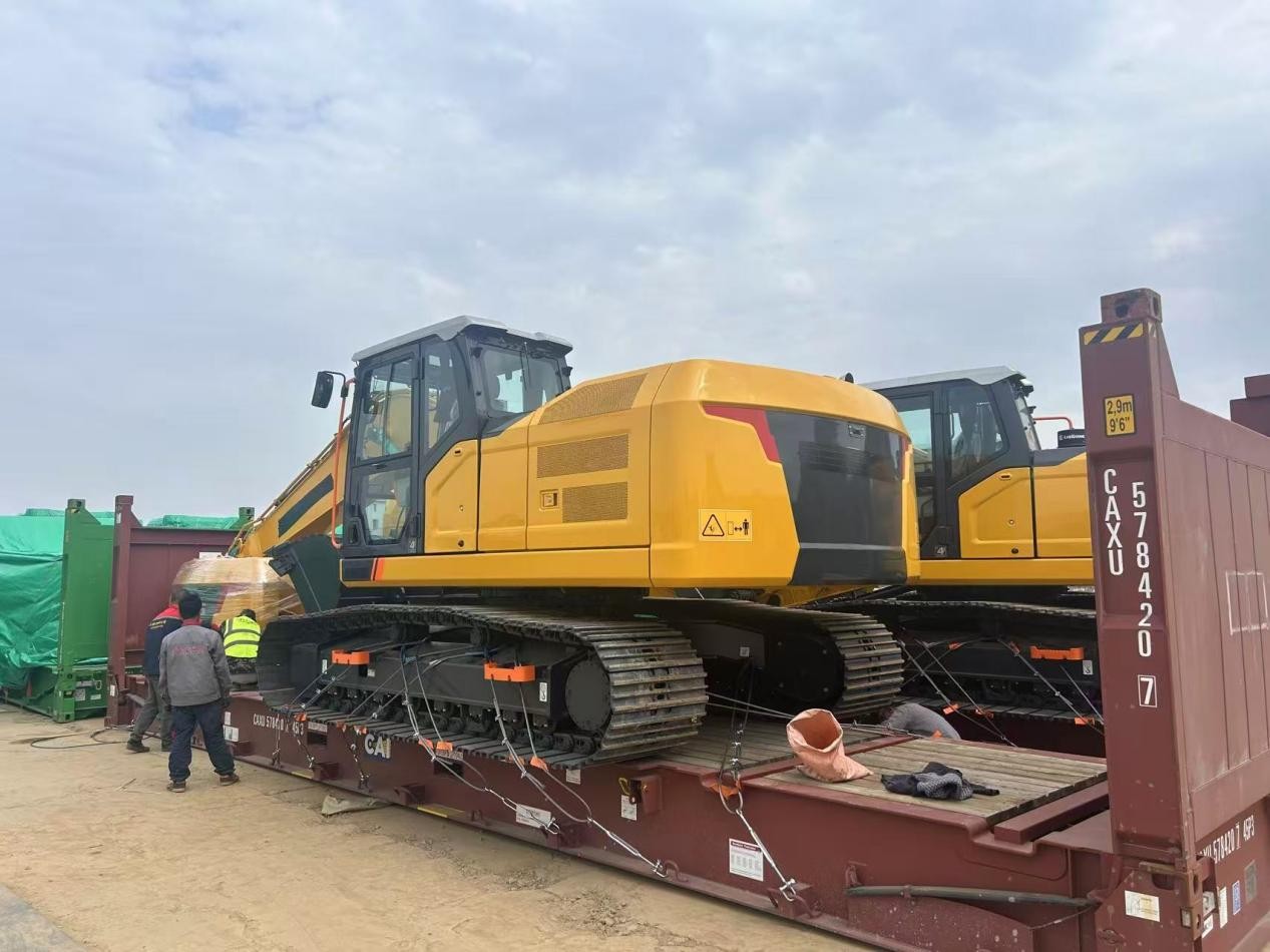 Triple Power! LiuGong 922F Excavators Shipped to Buenaventura Port, Colombia