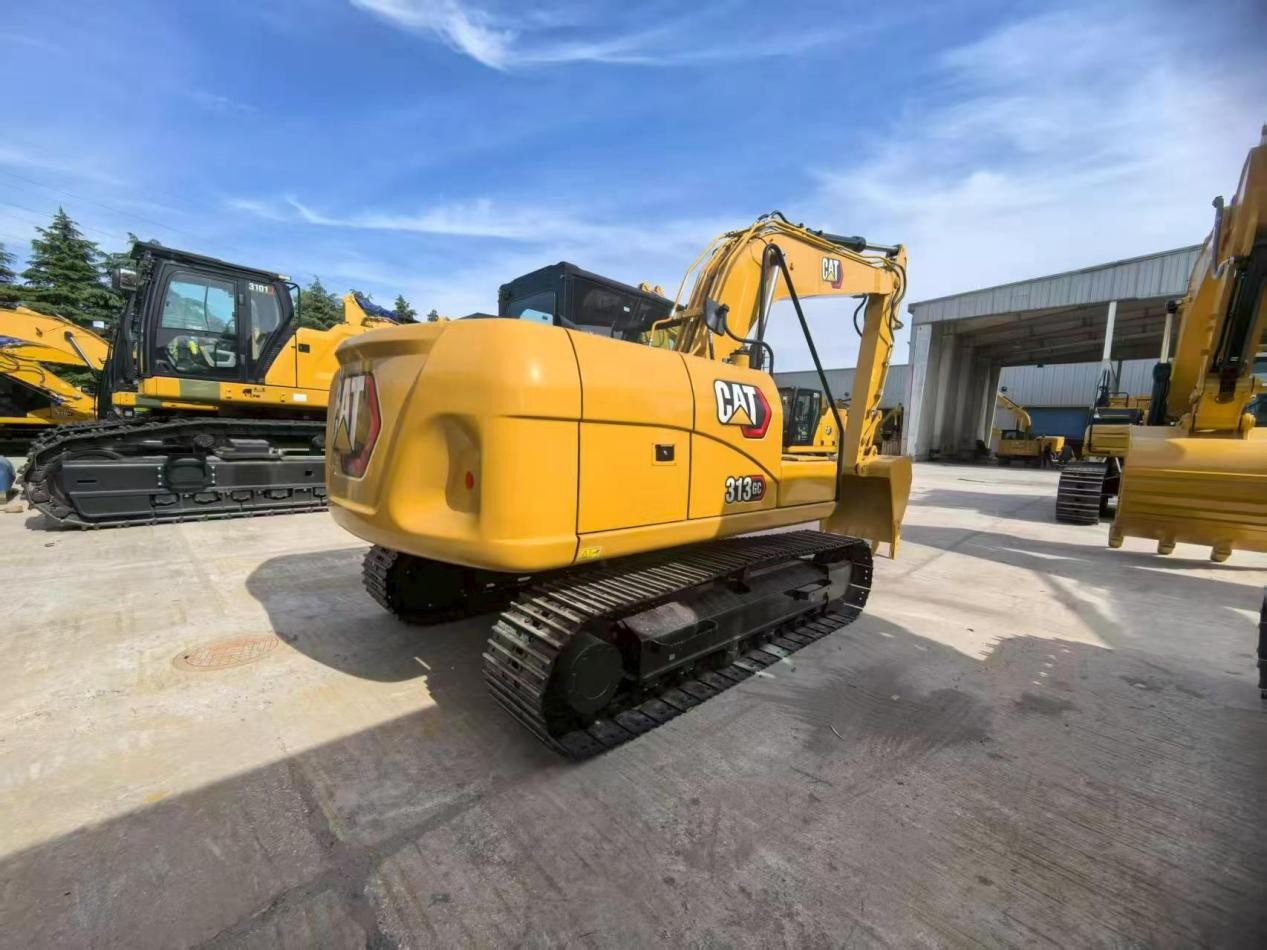 Shipment of Three CAT Excavators to Callao Port, Peru, Supporting South American Infrastructure